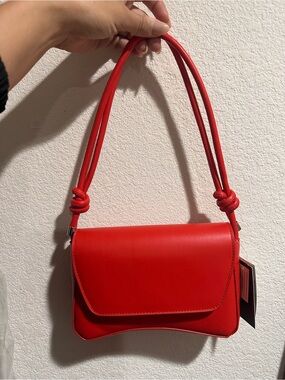 Sleek Red Shoulder Bag